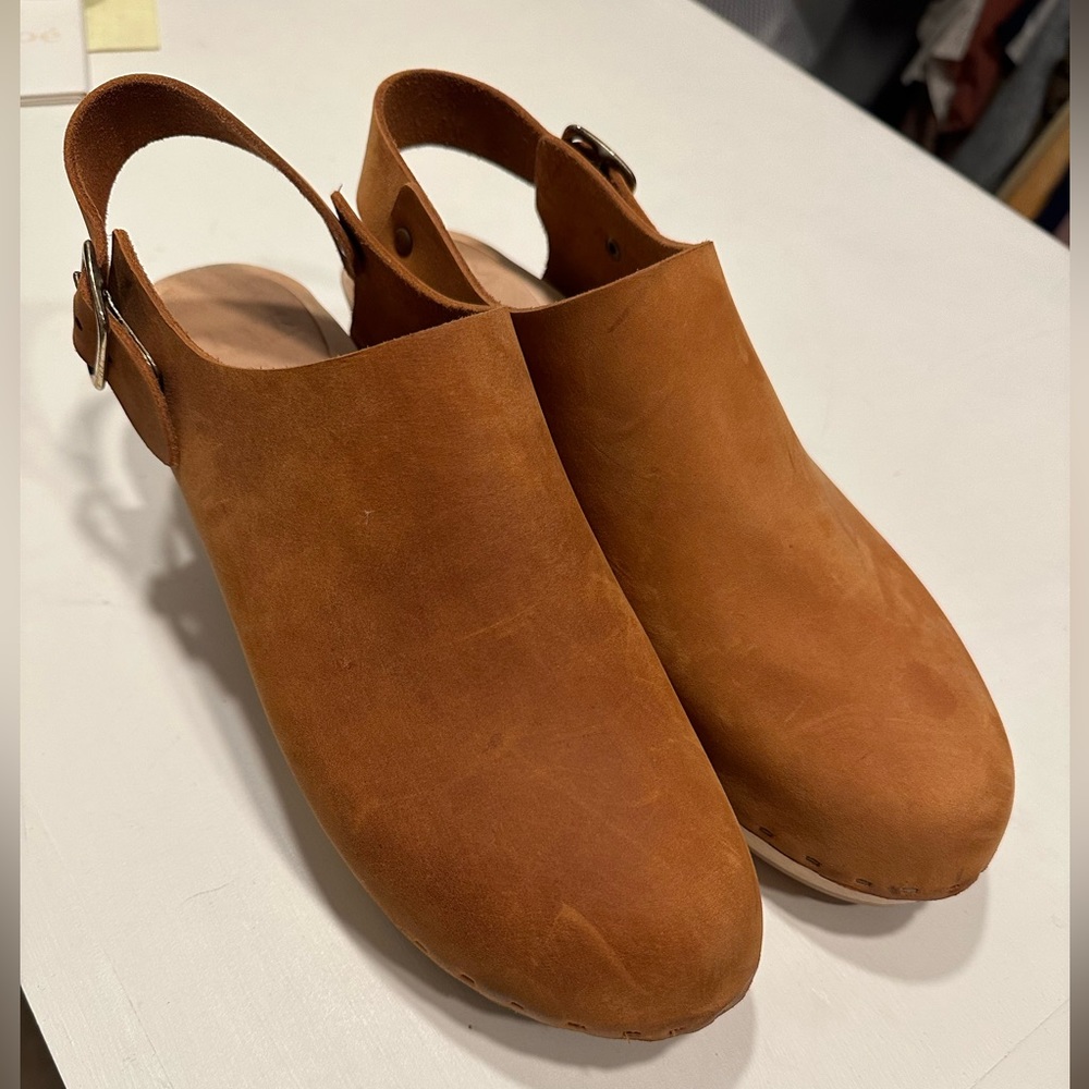 BRYR Clogs | Size 10 | Marigold Mid Heel Suzie closed toed clog